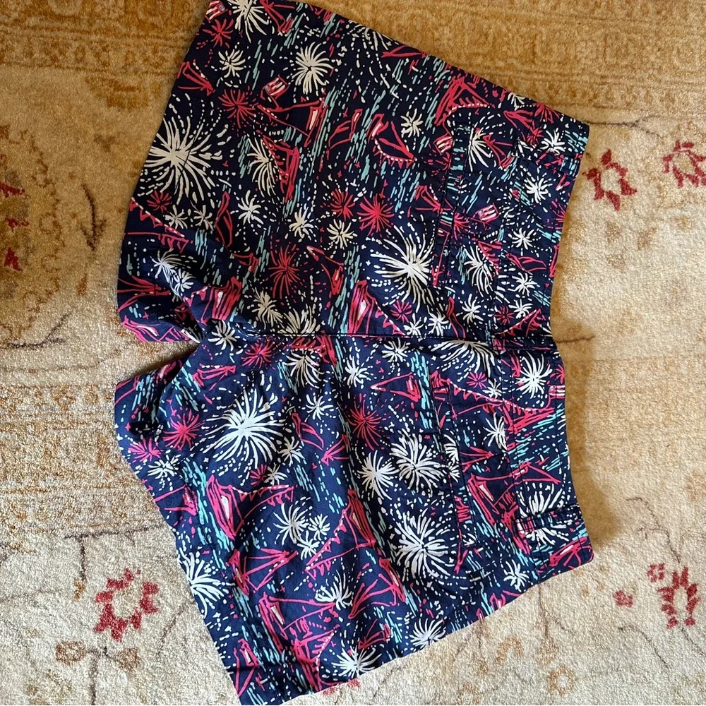 Lilly Pulitzer Sparks Fly Callahan shorts - Picture 2 of 2